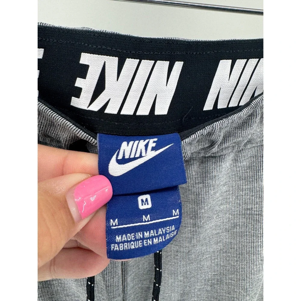 Nike Tech Fleece Shorts Mens Large Gray Swoosh Zip Pocket Sweat Shorts